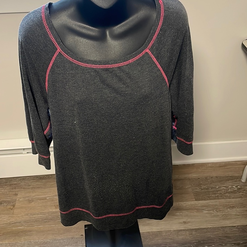 Pre owned Bobbie brooks long sleeve tshirt
